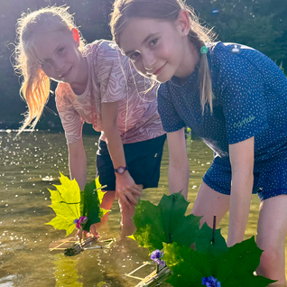 DIY mit kindwaldundwiese: Schifflein zwischen Schilfrohr und Abenteuer