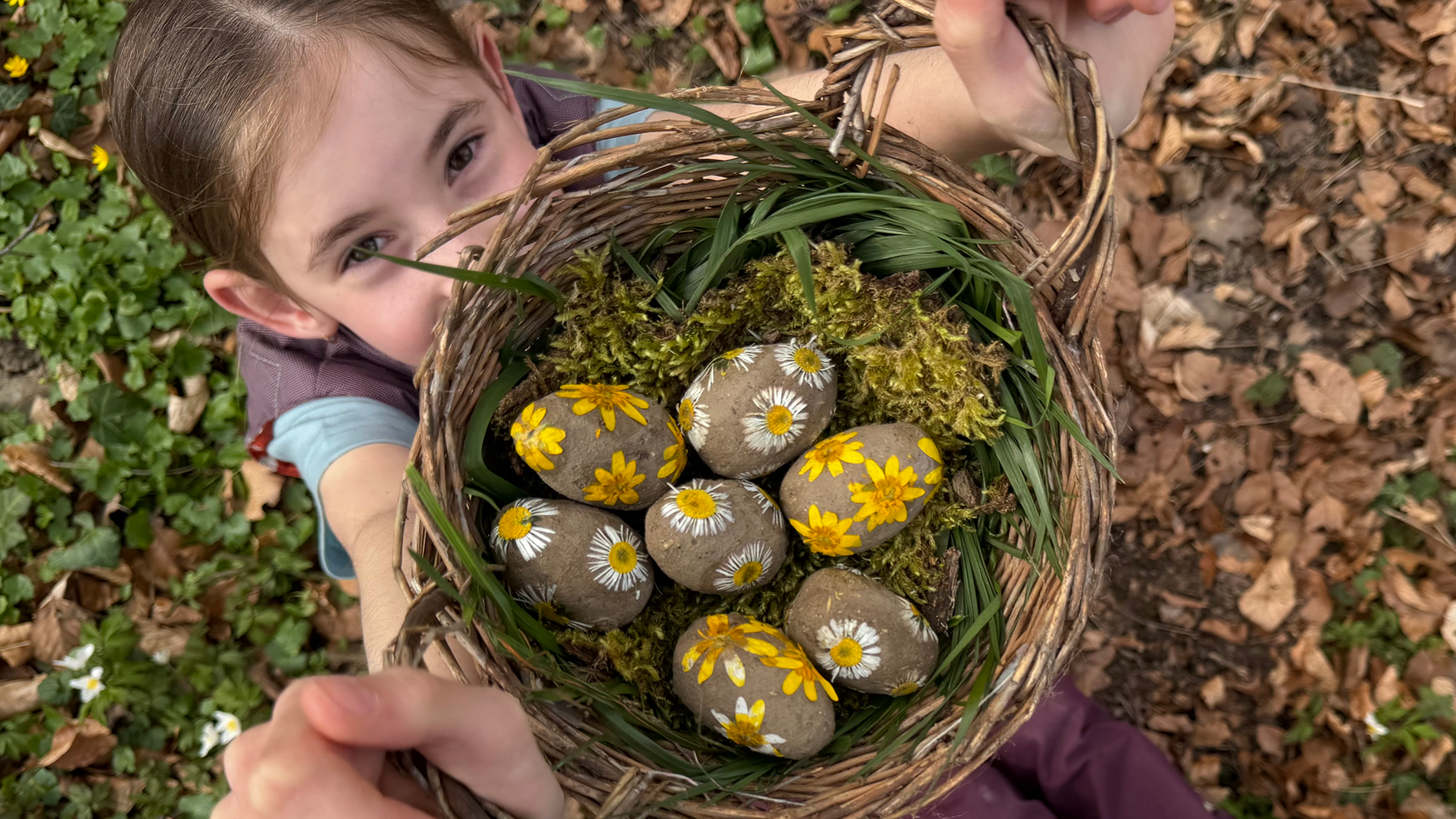DIY mit kindwaldundwiese: Samenbomben in Osterei-Form