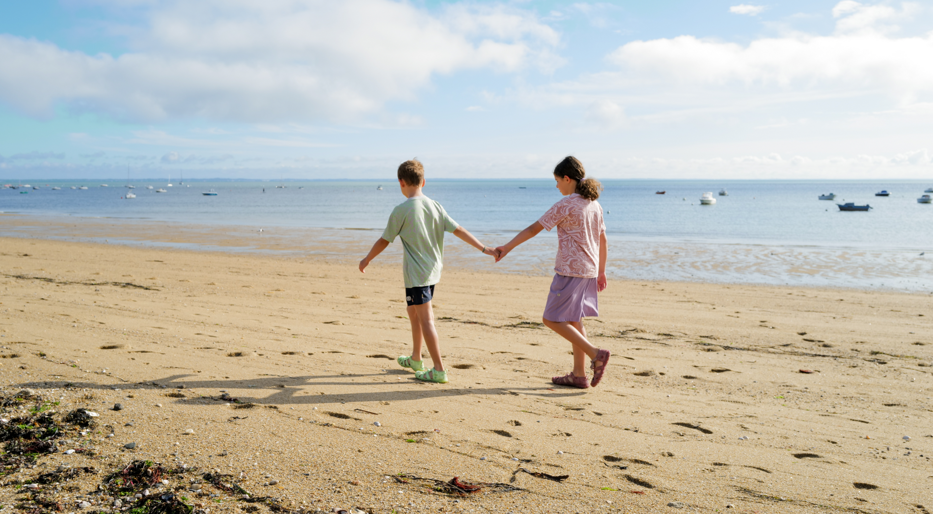 Children in namuk Coba T-shirts and Linn everyday outdoor shorts
