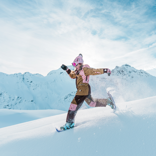 Auf ins Winterabenteuer: Warum Schneeschuhwandern mit Kindern so besonders ist